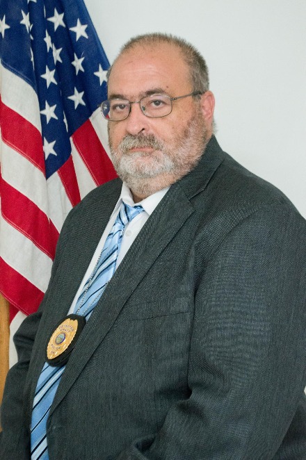 Jeff Ward Det. Jeff Ward is a 32 year veteran of law enforcement, the last thirteen of which have been spent with the Pratt Police Department. Det. Ward has extensive investigative experience and is comfortable handling cases ranging from petty theft to homicide. As both a Detective and the Assistant Chief of Police Det. Ward oversees all investigations undertaken by the Pratt Police Department and strives to provide local prosecutors with complete, timely, and competently obtained information. Det. Ward is committed to the Pratt Police Department and the community it serves.